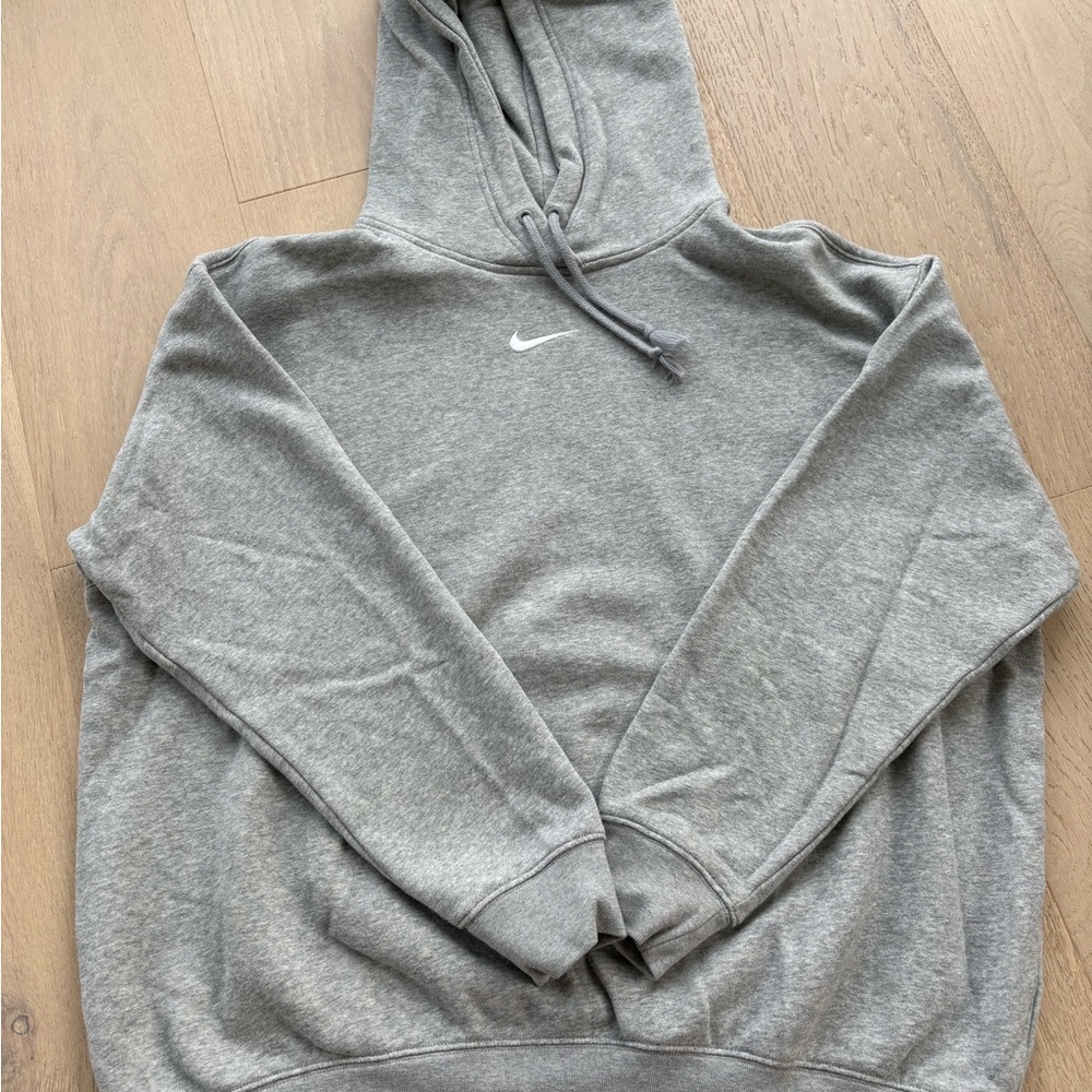 Nike Heathered Gray Sweatshirt 🤍